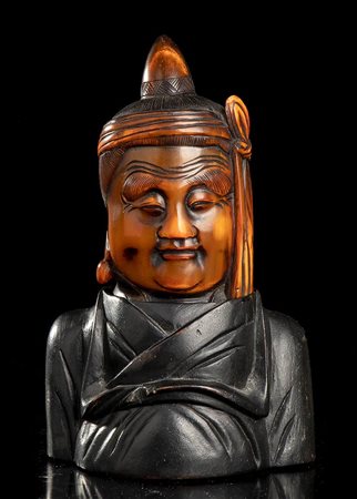 MEZZOBUSTO MASCHILE IN CORNO E LEGNO 
Cina (?)