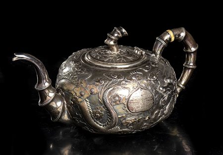 TEIERA IN ARGENTO 
Cina, dinastia Qing, datata 1906
