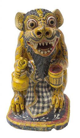 SCULTURA IN LEGNO DIPINTO CON UN ANIMALE FANTASTICO 
Bali, metà del XX secolo