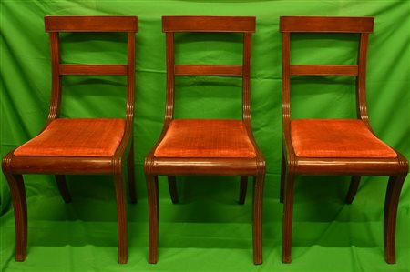 LOTTO DI 6 SEDIE in stile vittoriano con seduta in velluto rosso