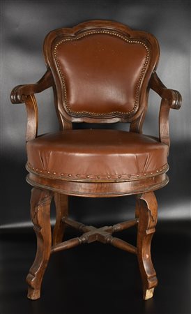 POLTRONA DA BARBIERE poltrona in noce con seduta e schienale in cuoio,...