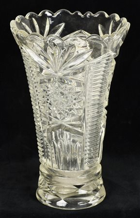 VASO PORTAFIORI in vetro, finemente decorato con temi geometrici h 20 cm