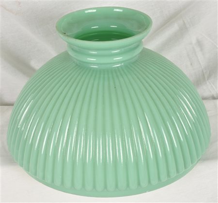 VETRO PER LAMPADA VERDE MENTA Italia, 1930 ca h cm 18 diam cm 29