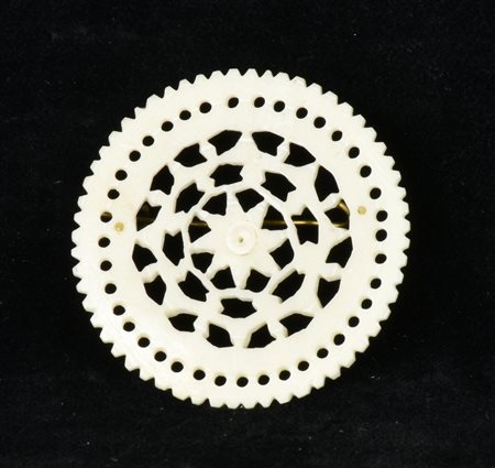 SPILLA in avoriolina Italia, 1960 diam mm 42