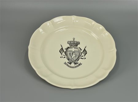 PIATTO IN PORCELLANA di Laveno con stemma cavalleria ed. 'Il Cartiglio...