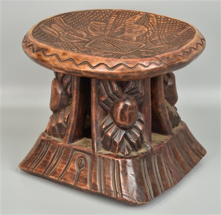 Sgabello Bamoun - CAMERUN sgabello in legno intagliato 26x32x29 cm XX secolo...