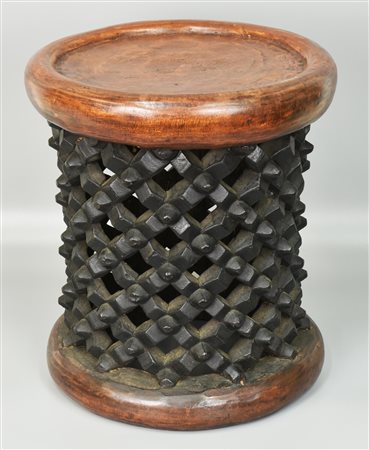 Sgabello Bamoun - CAMERUN sgabello in legno intagliato h 38 cm, d 32 cm XX...