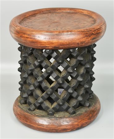 Sgabello Bamoun - CAMERUN sgabello in legno intagliato h 35 cm, d 32 cm XX...