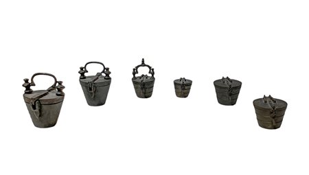 N. 6 pesiere in bronzo a pile dette Carlo Magno, 19° secolo