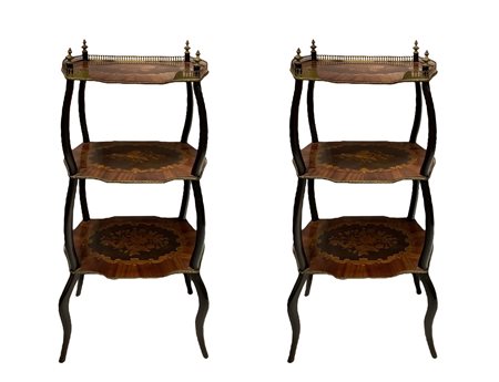 Coppia di tavolinetti a tre piani, 19° secolo