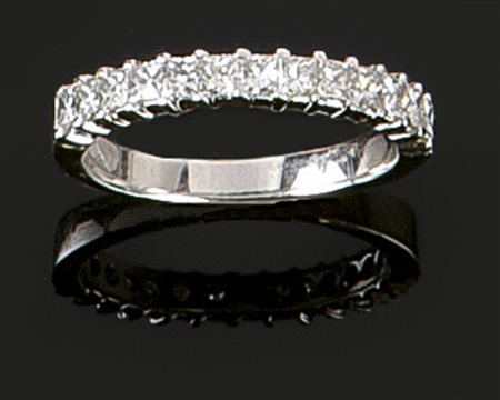 ANELLO Fedina in oro bianco con tredici diamanti taglio princess per...