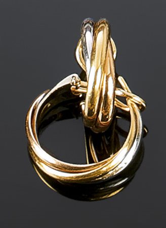CARTIER Coppia di orecchini a forma di cerchio, nei tre colori dell'oro,...