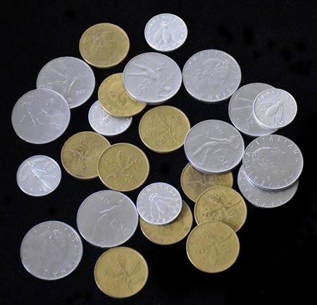 25 MONETE REPUBBLICA ITALIANA 1959 - 5 monete da Lire 2 - 10 monete da Lire...
