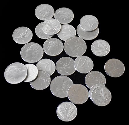 25 MONETE REPUBBLICA ITALIANA 1977 - 10 monete da Lie 10 - 10 monete da Lire...