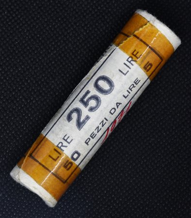 LOTTO DI 50 MONETE REPUBBLICA ITALIANA da 5 lire 1971 F.D.C. (Rotolino)