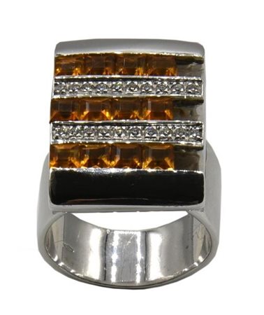 ANELLO CON CITRINI E DIAMANTI in oro bianco 18kt, con tre file di citrini...