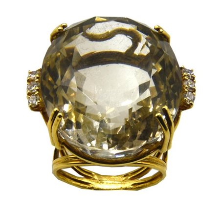 ANELLO CON TOPAZIO GIALLO IMPERIALE E DIAMANTI in oro giallo 18kt, con grande...