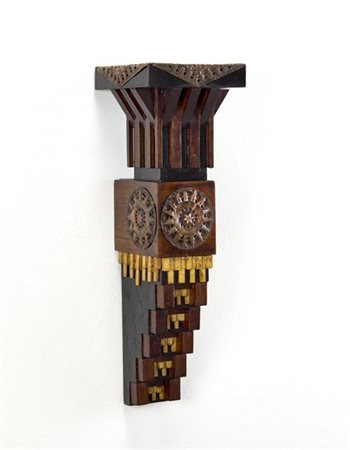 Carlo Bugatti Mensola composta da tre sezioni sovrapposte a sezione quadrangolar