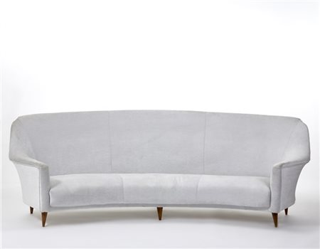 Ico Parisi Divano di forma curvilinea con braccioli arrotondati ed estroflessi m