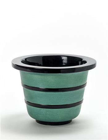 Giovanni Gariboldi Vaso in ceramica formata a colaggio, smaltata verde opaco e a