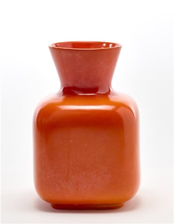 Giovanni Gariboldi Vaso modello "6632". Esecuzione Richard-Ginori S. Cristoforo,