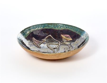 Pietro Melandri Piatto in ceramica smaltata in verde e bruno con riflessi metall