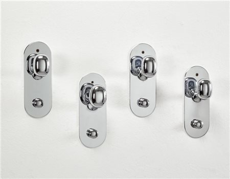 Luigi Caccia Dominioni Lotto di quattro appendiabiti modello "Super". Produzione