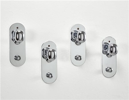 Luigi Caccia Dominioni Lotto di quattro appendiabiti modello "Super". Produzione