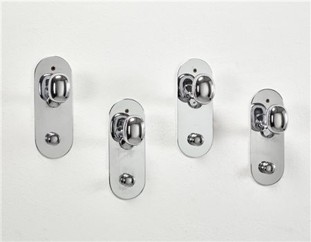 Luigi Caccia Dominioni Lotto di quattro appendiabiti modello "Super". Produzione