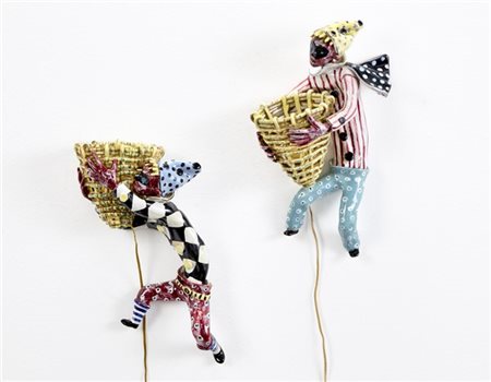 Otello Rosa Due lampade-scultura da parete in ceramica policroma. Esecuzione San