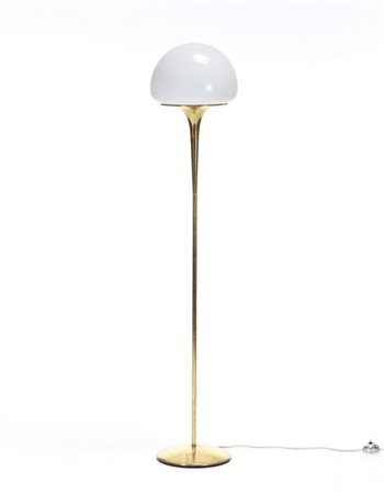 Reggiani Lampada da terra. Italia, anni '60. Fusto in ottone e diffusore in vetr