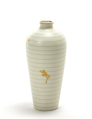 Giovanni Gariboldi Vaso in porcellana bianca con decori a linee orizzontali e ra