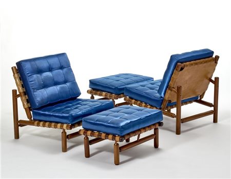 Ilmari Tapiovaara Lotto composto da una coppia di poltrone unite a due poggiapie