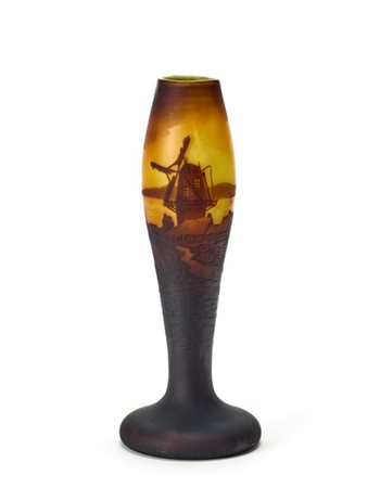 Muller Frères Vaso a balaustro in vetro a cammeo inciso all’acido con raffiguraz