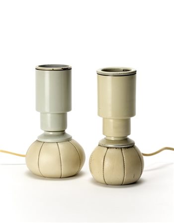 Gino Sarfatti Lotto di due lampade da tavolo modello "P600". Produzione Arteluce