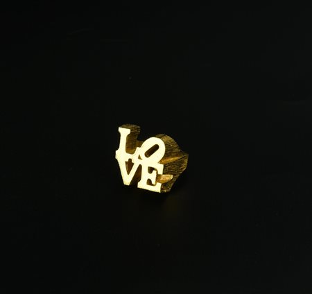 Robert Indiana (1928 - 2018) THE LOVE RING bronzo placcato oro, cm 2,4x2...