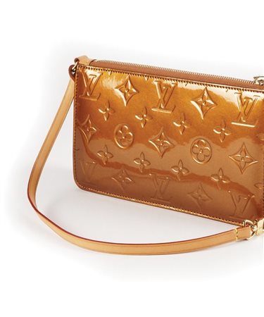 Louis Vuitton Lexington, pochette in pelle Monogram Vernis bronze; completa...