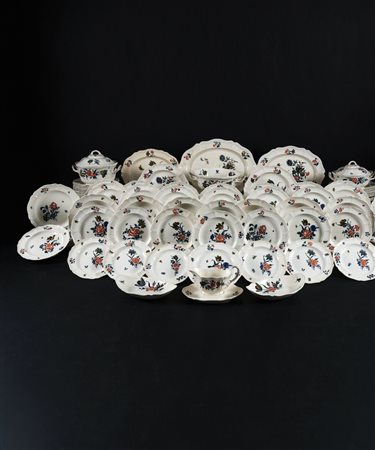 Servizio di piatti Robert Sprays in terraglia bianca dipinta a motivi...