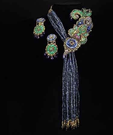 Uccello del Paradiso collana regolabile composta da zaffiri, smeraldi,...