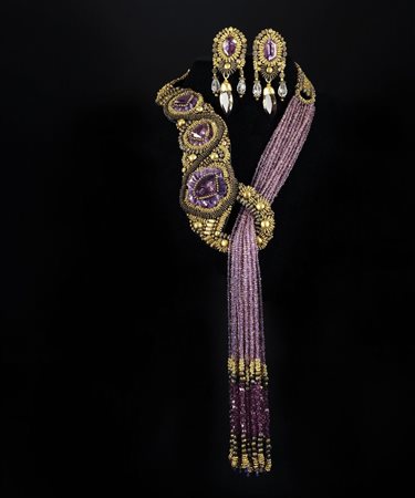 Cascata di Ametiste collana regolabile composta da fili di perle di ametista...