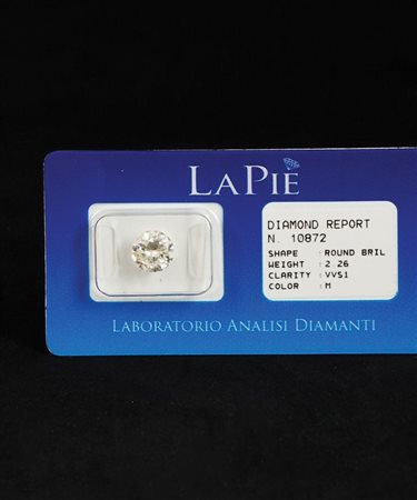 Diamante blisterato di ct. 2,26, colore M, VVS1, con certificato