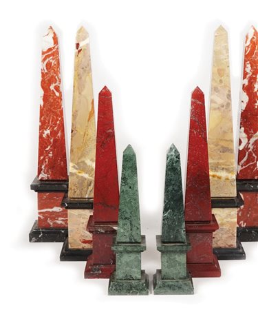 Quattro coppie di obelischi in marmi diversi, h. da cm. 24 a cm. 42