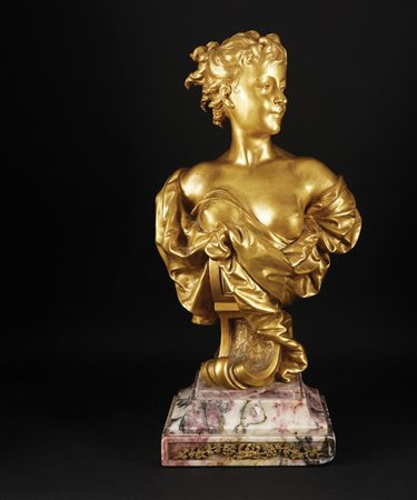 Busto femminile scultura in bronzo dorato su base in marmo, complessivamente...