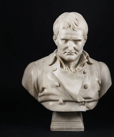 Scultura in marmo bianco raffigurante il busto di Napoleone, cm. 70x60
