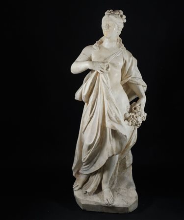 Scultura in marmo bianco finemente scolpita a raffigurare Flora. Veneto, XVII...