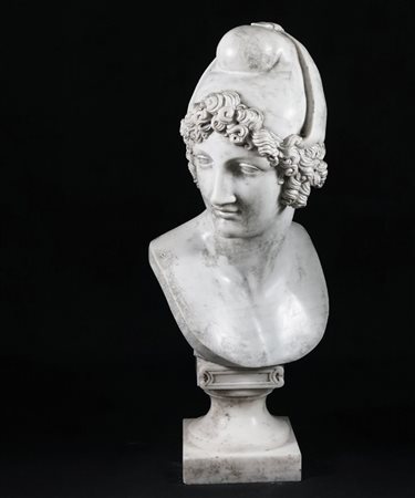 Scultura in marmo bianco raffigurante la testa di Paride; poggiante su piede...