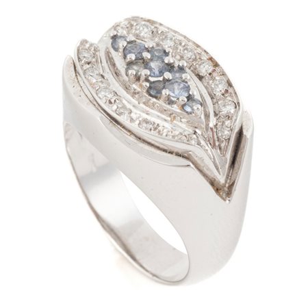 ANELLO in oro bianco 18 KT con diamanti taglio misto