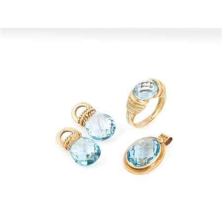 ANELLO, CIONDOLO E PENDENTI in oro giallo 18 KT