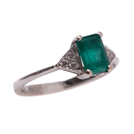 ANELLO in oro bianco 18 KT con brillanti e smeraldo Colombia