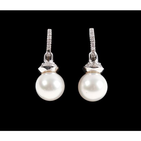 ORECCHINI in oro bianco con perle australiane e brillanti